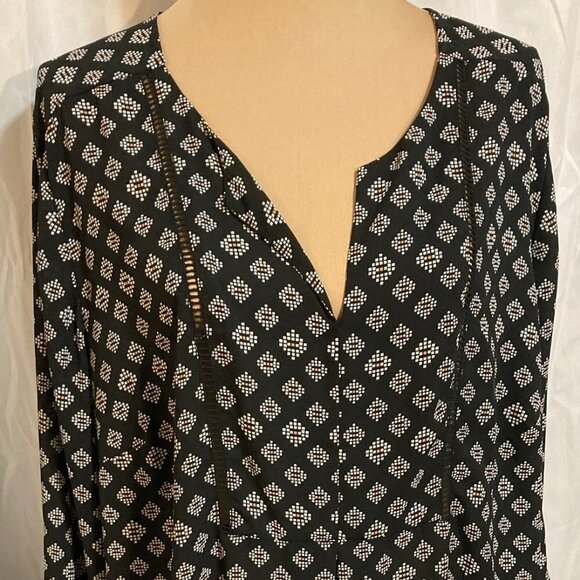 NWOT Lane Bryant Patterned Blouse with slitted accents - Picture 1 of 5
